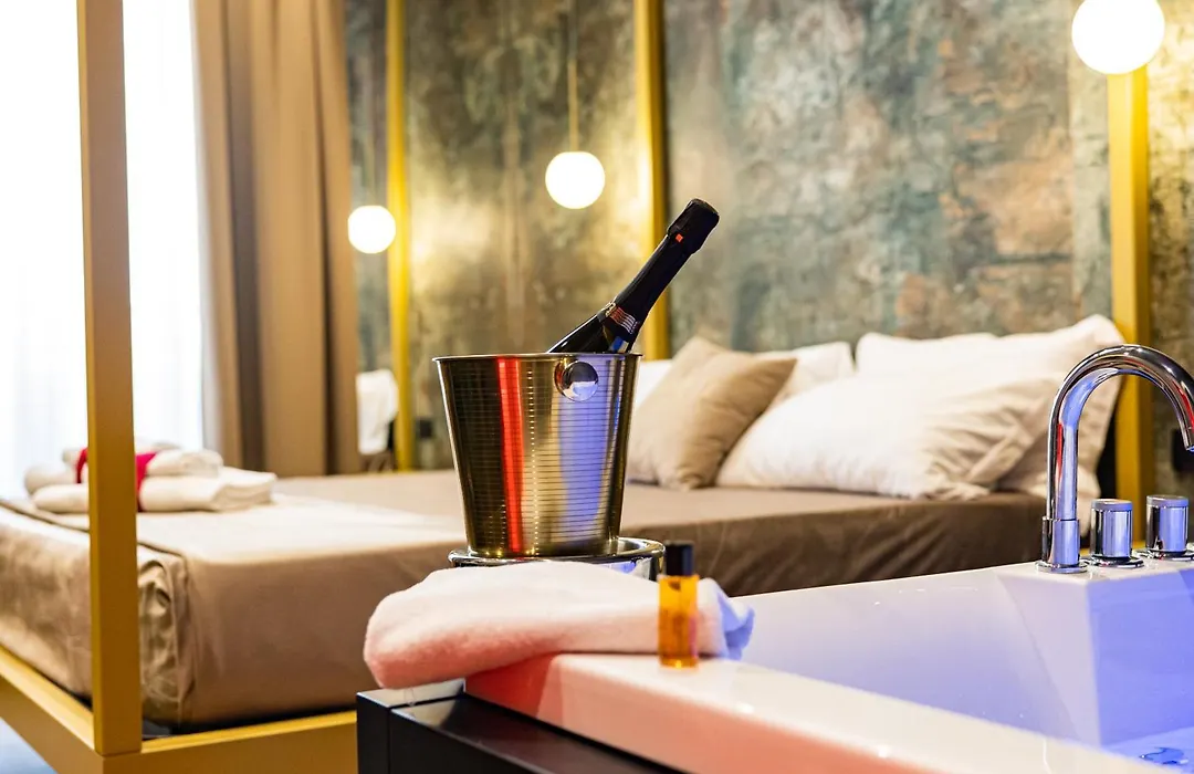 Gold Suite&Spa-1